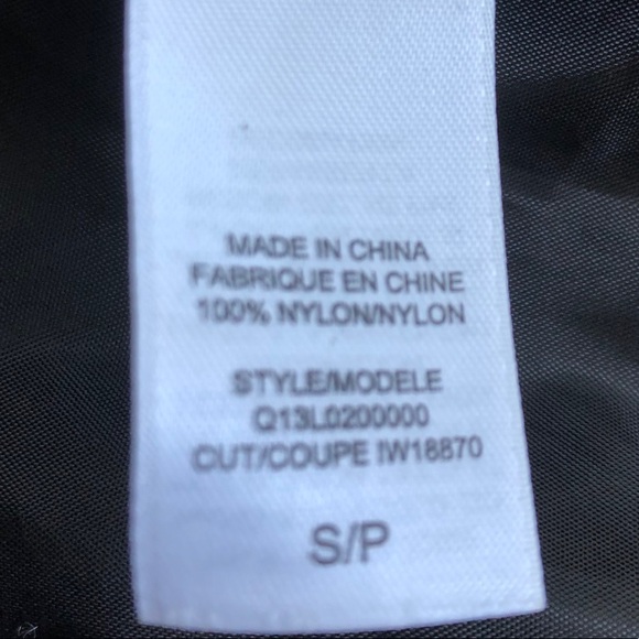 GUESS black puffer cinched belt jacket - Picture 11 of 11